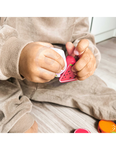 CLASSIC WORLD Drewniana Nawlekanka Owoce 13 el.