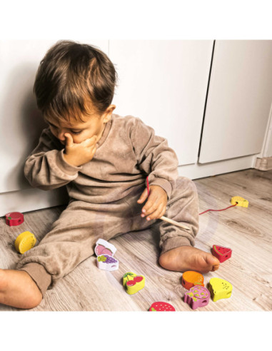 CLASSIC WORLD Drewniana Nawlekanka Owoce 13 el.