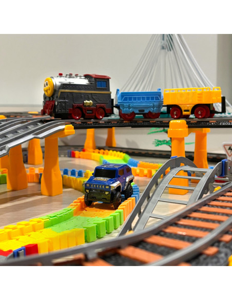 WOOPIE Kolejka Eelektryczna 2w1 Tor Wyścigowy Pociąg Wiadukt Auto XXL 192 el.