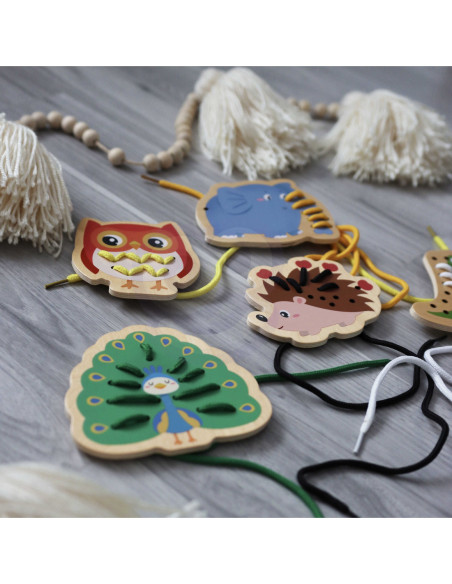 CLASSIC WORLD Drewniana Sznurowanka Przeplatanka Nawlekanka Przewlekanka Zwierzątka 10 el.