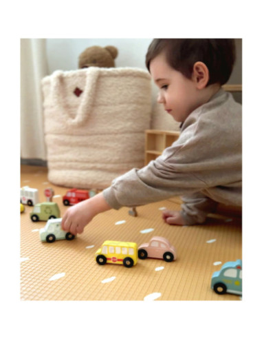 TOOKY TOY Zestaw Drewnaych Pojazdów i Znaków Drogowych w Pudełku