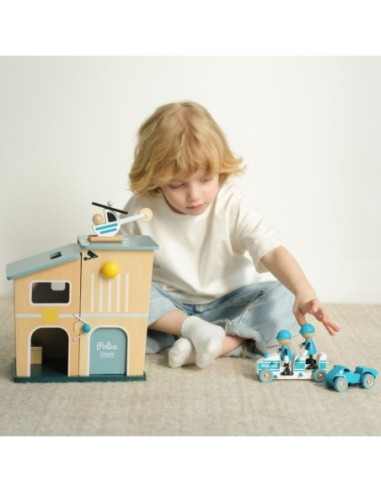 CLASSIC WORLD Posterunek Policji Drewniany Samochód Helikopter FIgurki 12el.