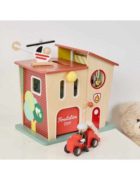 CLASSIC WORLD Remiza Strażacka Drewniana Garaż Auto Helikopter Figurki 13el.