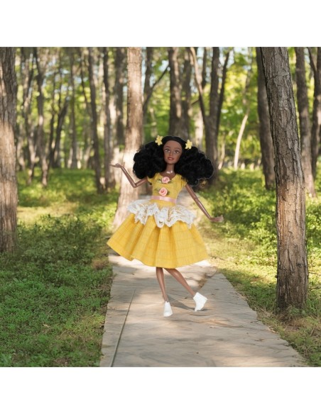 WOOPIE ROYAL Lalka Emi 32 cm Modny Strój i Piękne Czarne Włosy